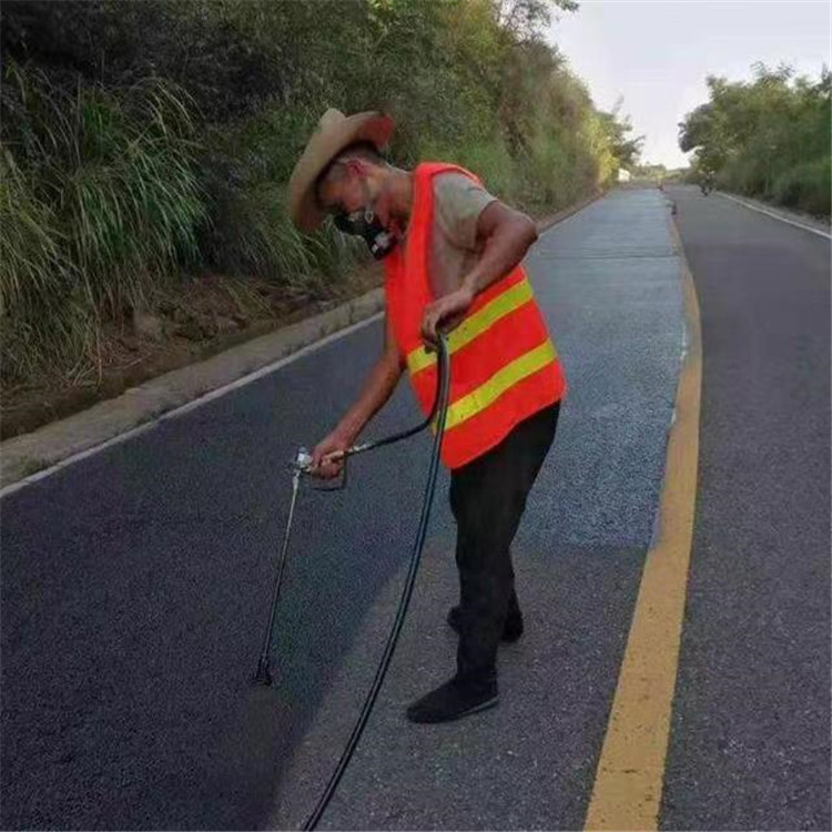 嘉定 彩色防滑路面的底涂是保障路面附着力